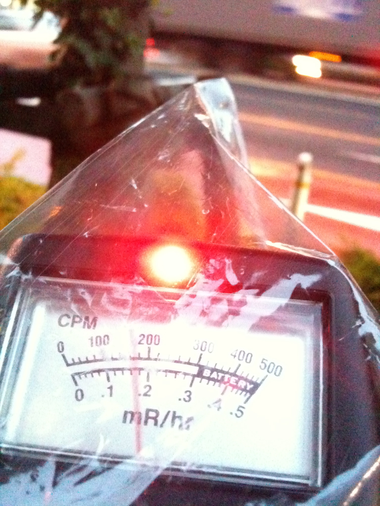 Roadside Tree. 1.57 micro Sv/h on average of 34 seconds.