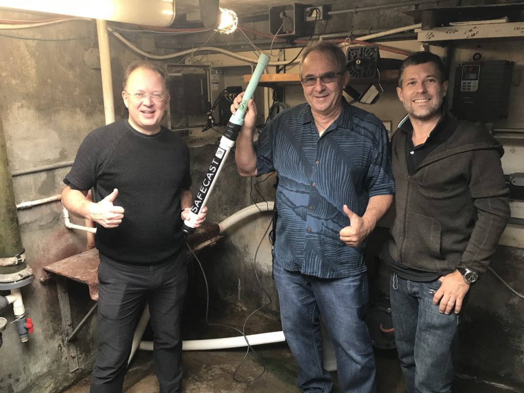 Pieter Franken, Dan Sythe and Ed Lafargue with the radiation probe